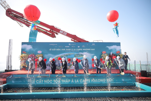 Topping out of the tallest tower in Ha Long – À La Carte Halong Bay