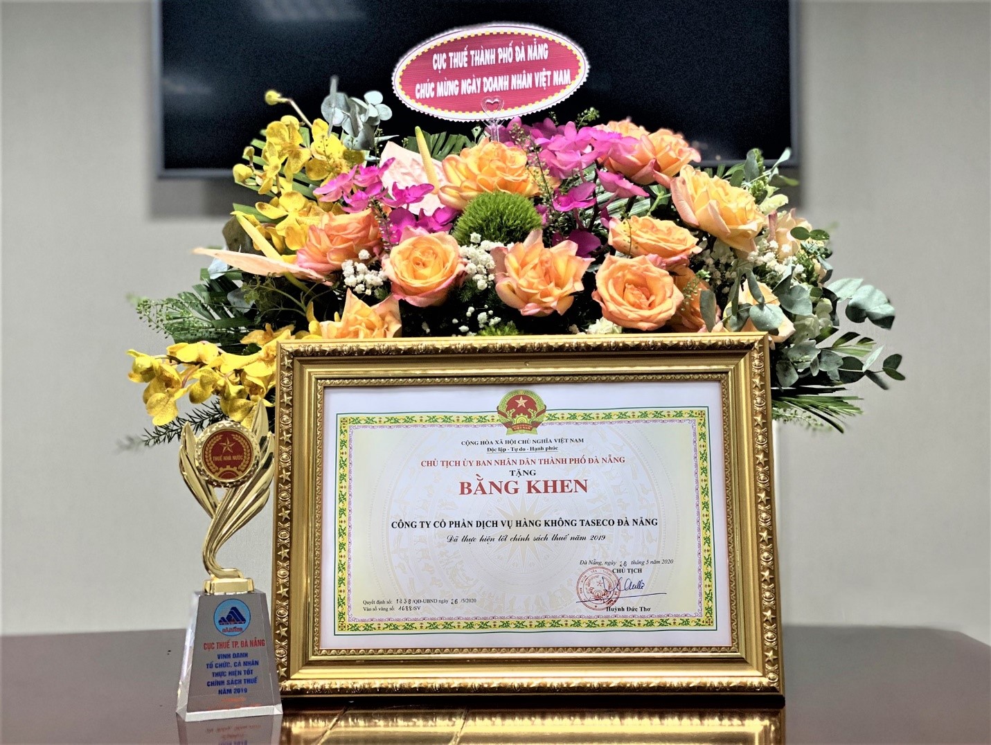 TASECO Da Nang was honored to receive a Certificate of Merit from the People's Committee of Da Nang City for good implementation of tax policy in 2019.