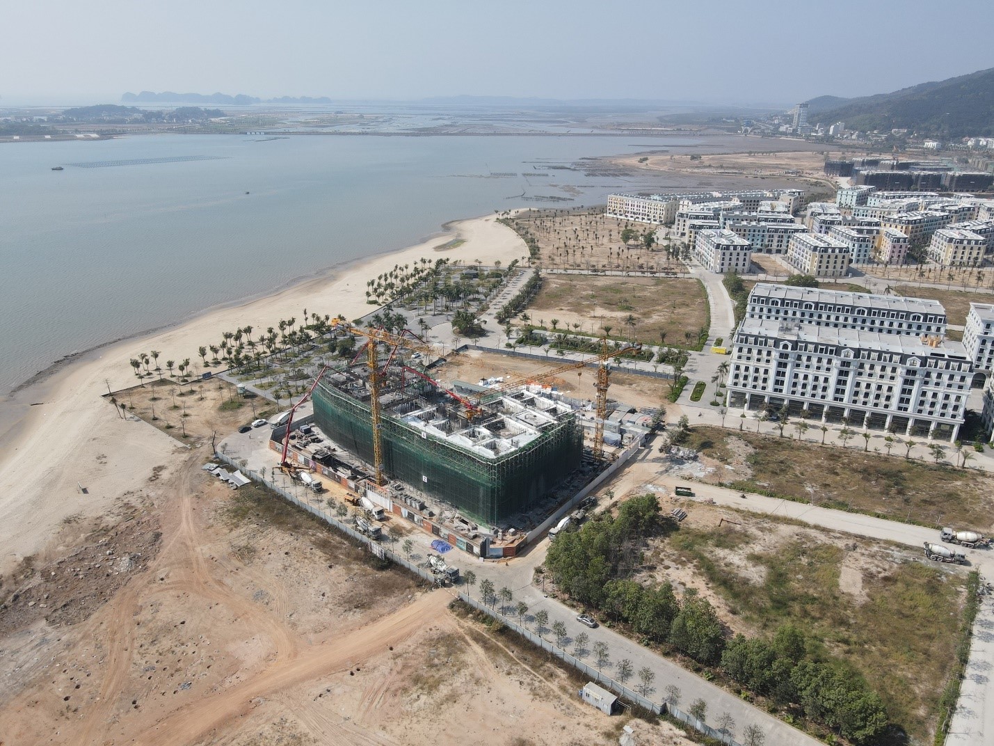 Aerial image of À La Carte Ha Long project taken on February 7, 2021 at peninsula 2 of Marina Ha Long urban area