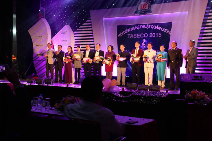 Performances by the Noi Bai International Airport Commercial Enterprise (NIAG) team