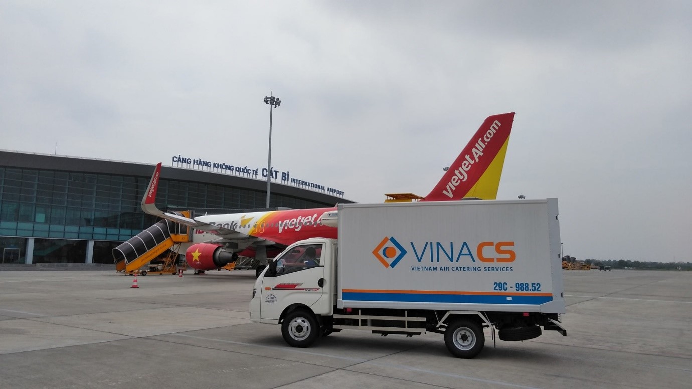 (VINACS officially provided to VIETJET at Cat Bi International Airport on June 15, 2018)