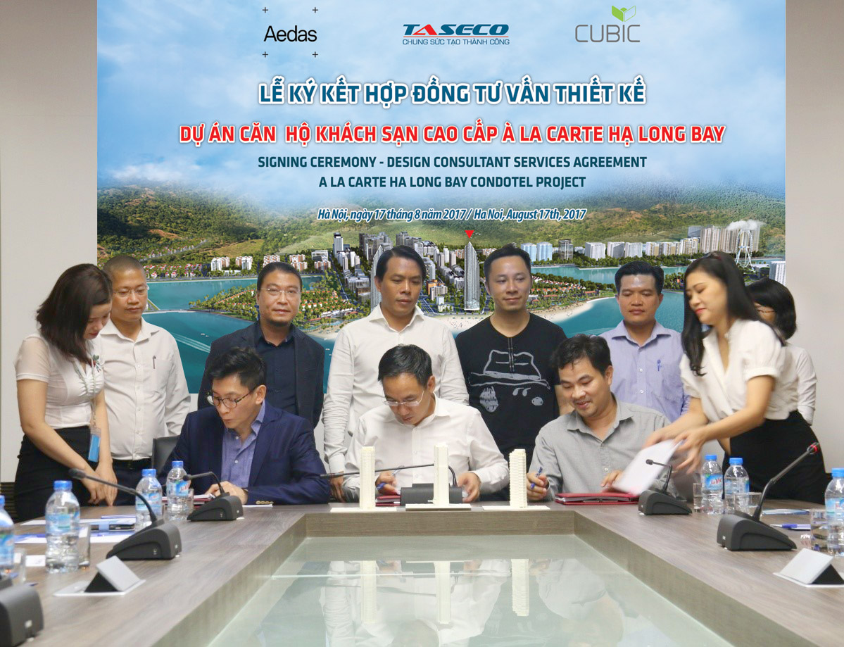 From left to right: Aedas representative - TASECO representative - CUBIC representative signing the contract 