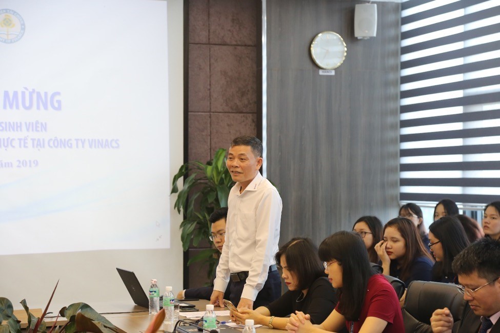 Mr. Duong Tien Nghia - General Director of VINACS shared with the delegation