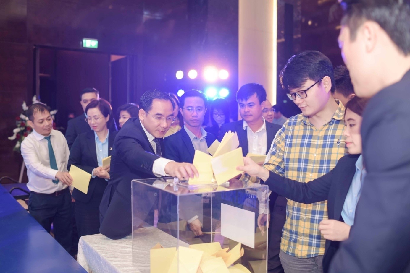 The meeting voted to approve the contents submitted to the General Meeting of Shareholders with the absolute approval rate of shareholders attending the meeting.
