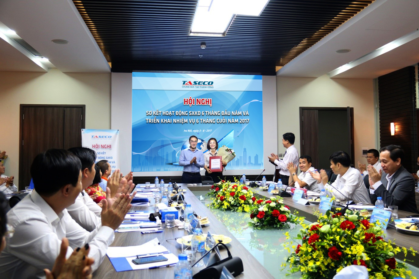 Ms. Nguyen Thi Thanh Phuong - Representative of TASECO AIRS Company received the task of adjusting the plan for the last 6 months of 2017.