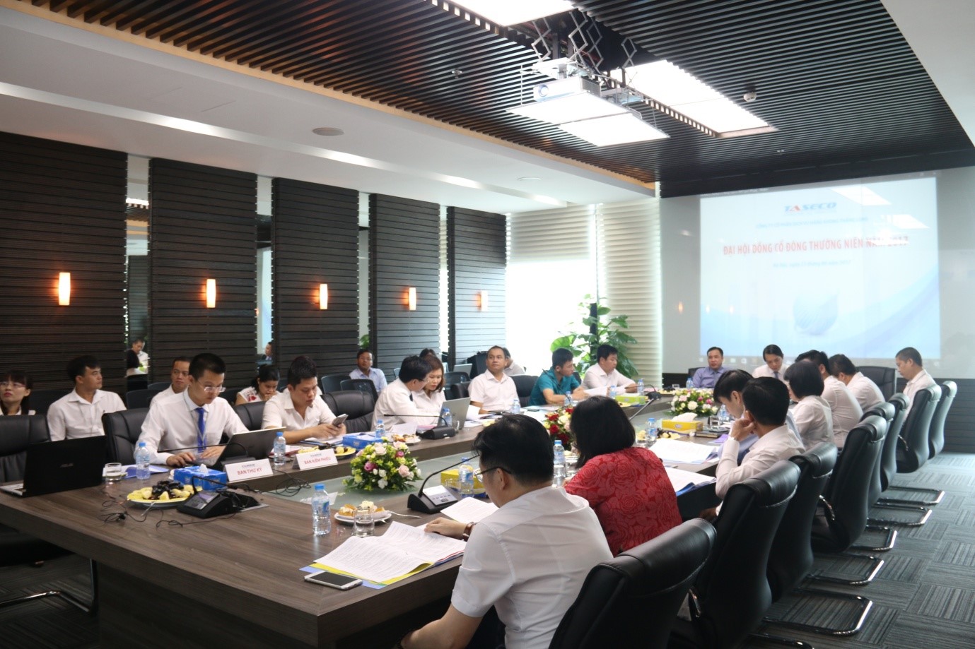 Discussion among shareholders of the 2017 Annual General Meeting of Shareholders