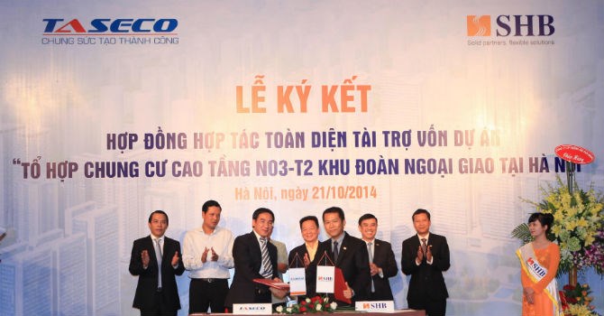 Signing ceremony of Comprehensive Cooperation Contract between TASECO and SHB at NO3-T2 project