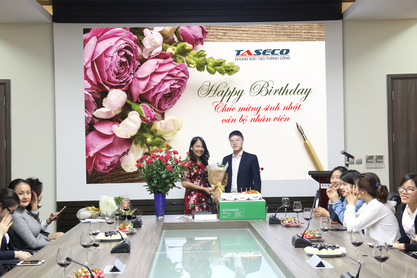 Representatives of the company's employees received flowers and birthday gifts.