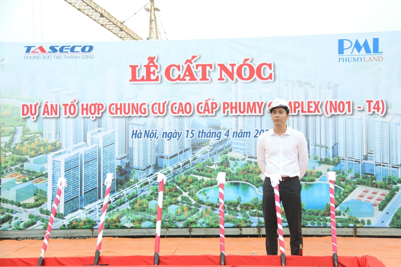 Mr. Do Viet Thanh - General Director of PHUMY Land - speaking at the ceremony