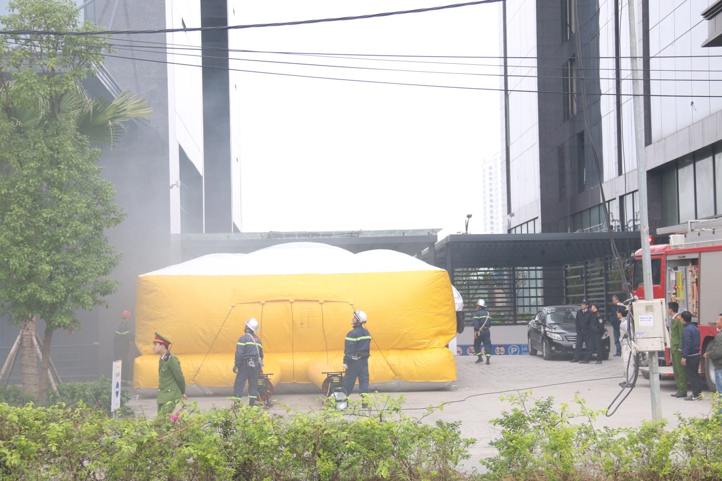 Air cushion rescue vehicle is ready at building N01- T4