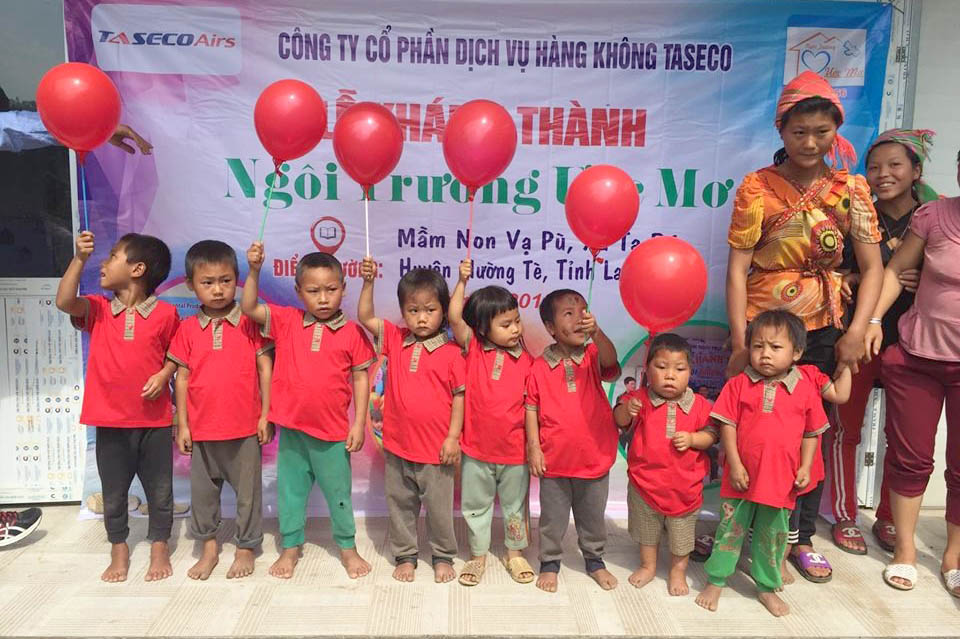 Taseco and Taseco Airs are two units that coordinate to sponsor the construction of two new schools in Ta Ba commune.