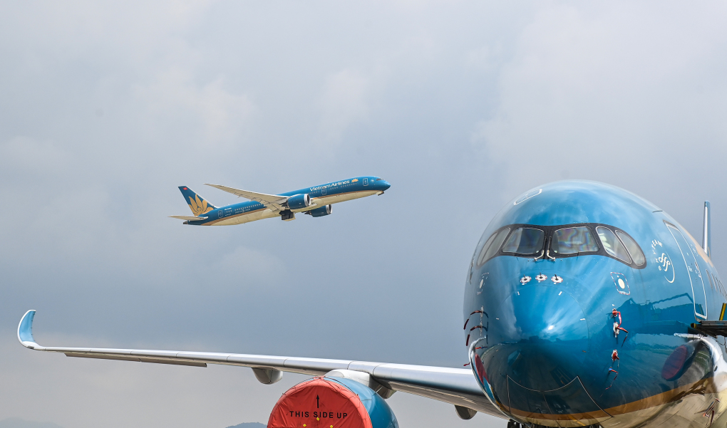 Plane taking off at Noi Bai airport, October 2021