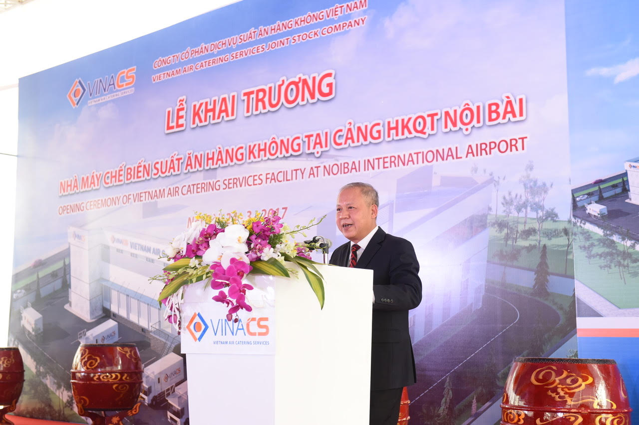 Mr. Vo Huy Cuong - Deputy Director of the Civil Aviation Authority of Vietnam delivered a congratulatory speech at the ceremony.