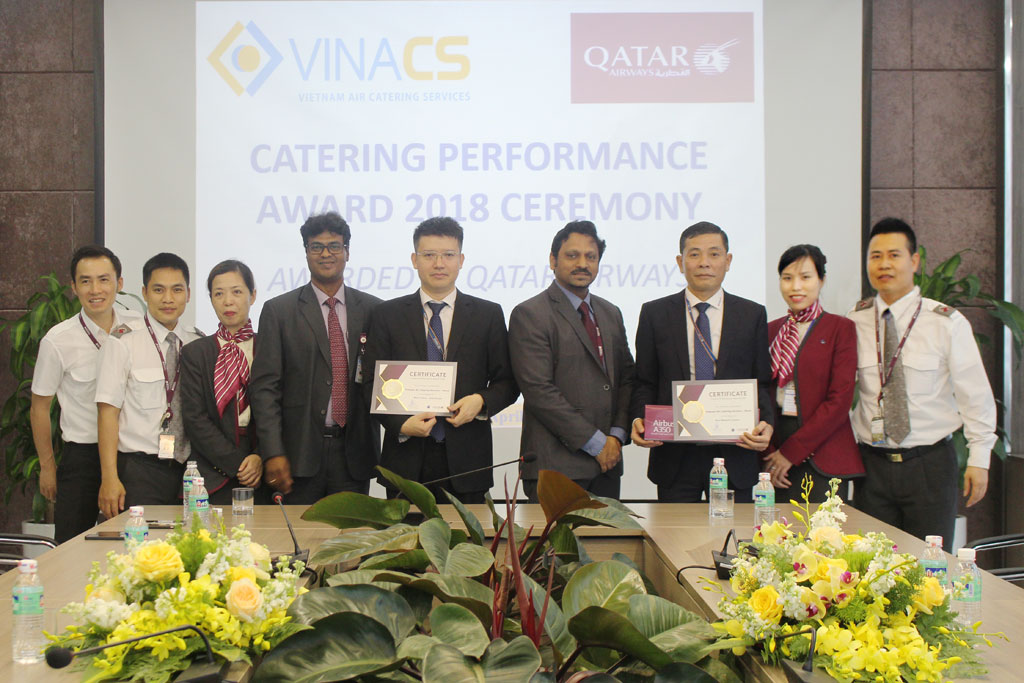 (Qatar Airways awarded VINACS the title of World's Best Airline Caterer and Asia-Pacific Best Airline Caterer in 2018)