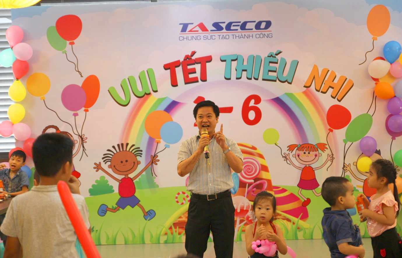 Mr. Pham Duc Long - Deputy General Director of Taseco - wishes the children a happy and meaningful Children's Day.