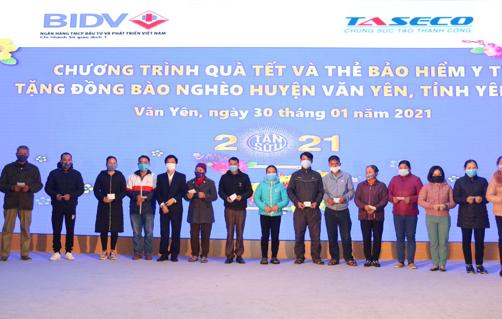 Taseco Group sponsors 2021 Health Insurance cards for the poor in Van Yen District, Yen Bai Province