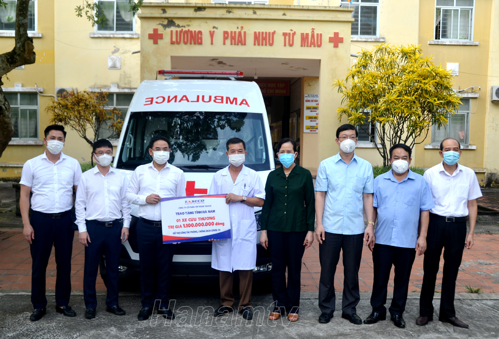 TASECO donated 1 ambulance to Ha Nam province to prevent and fight COVID-19